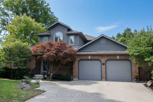 715 Bateman Court, Burlington