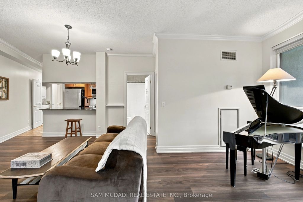 2087 Lake Shore Boulevard W 103, Toronto W06