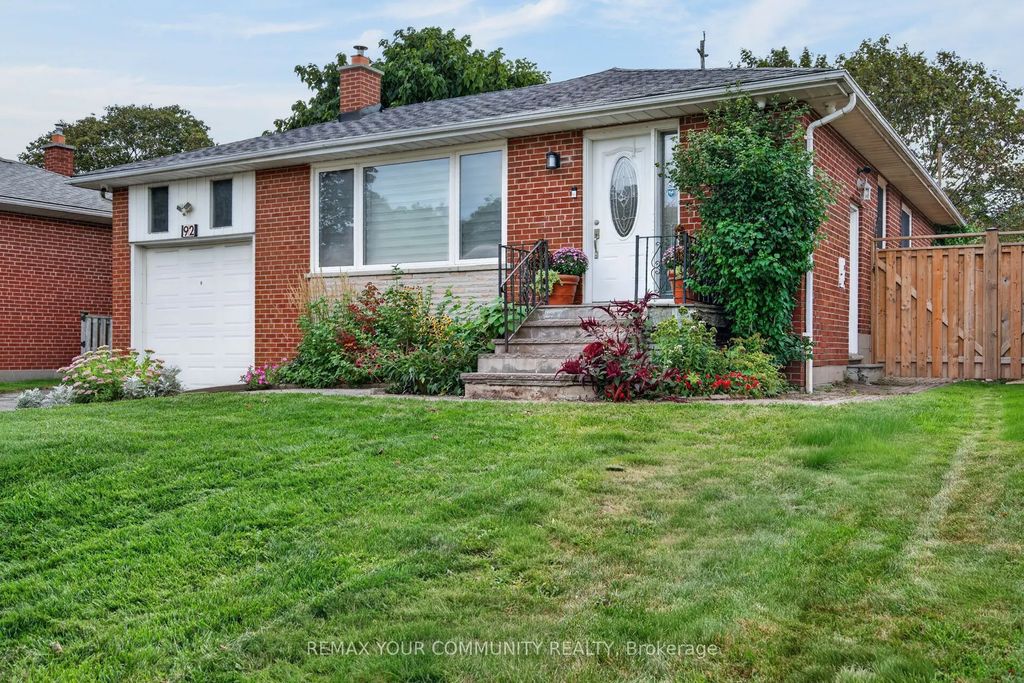 92 Beaver Bend Crescent, Toronto W08