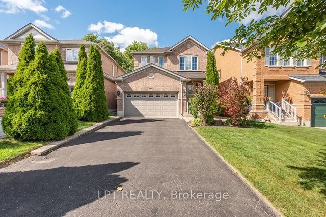 16 Oak Gardens Court, Brampton
