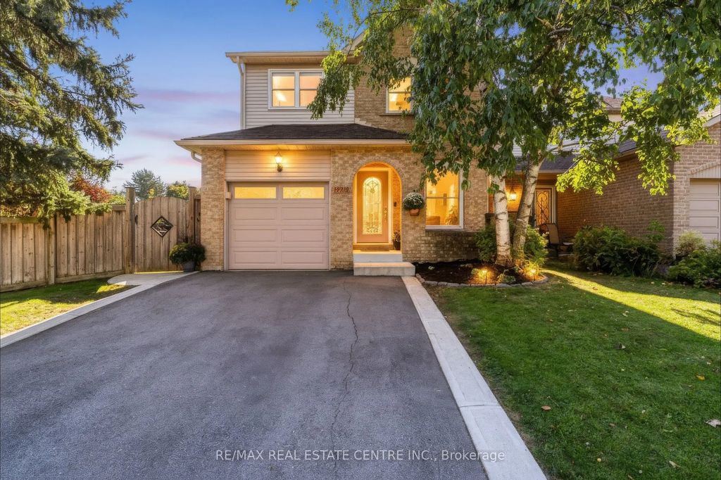 220 Harvest Drive, Milton