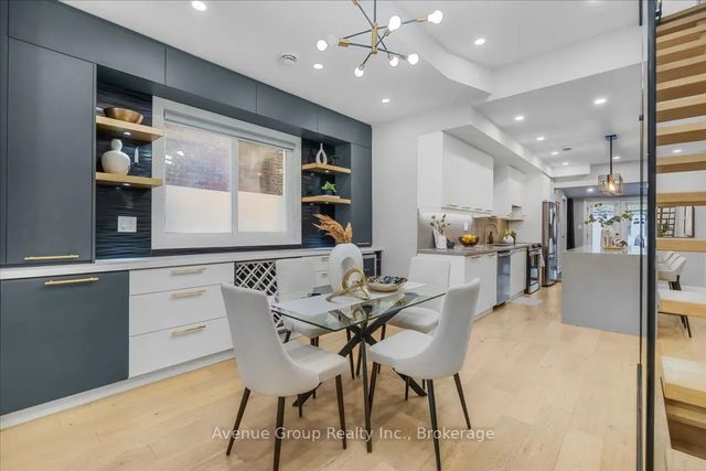 811 Dovercourt Road, Toronto W02