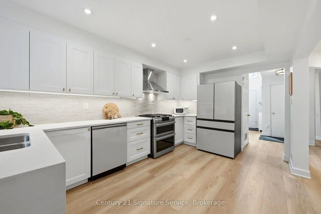 500 Silverthorne Crescent 8, Mississauga