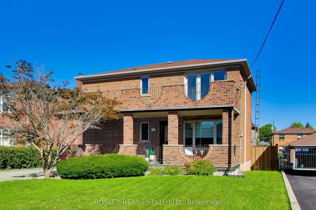 74 Raven Road, Toronto W04