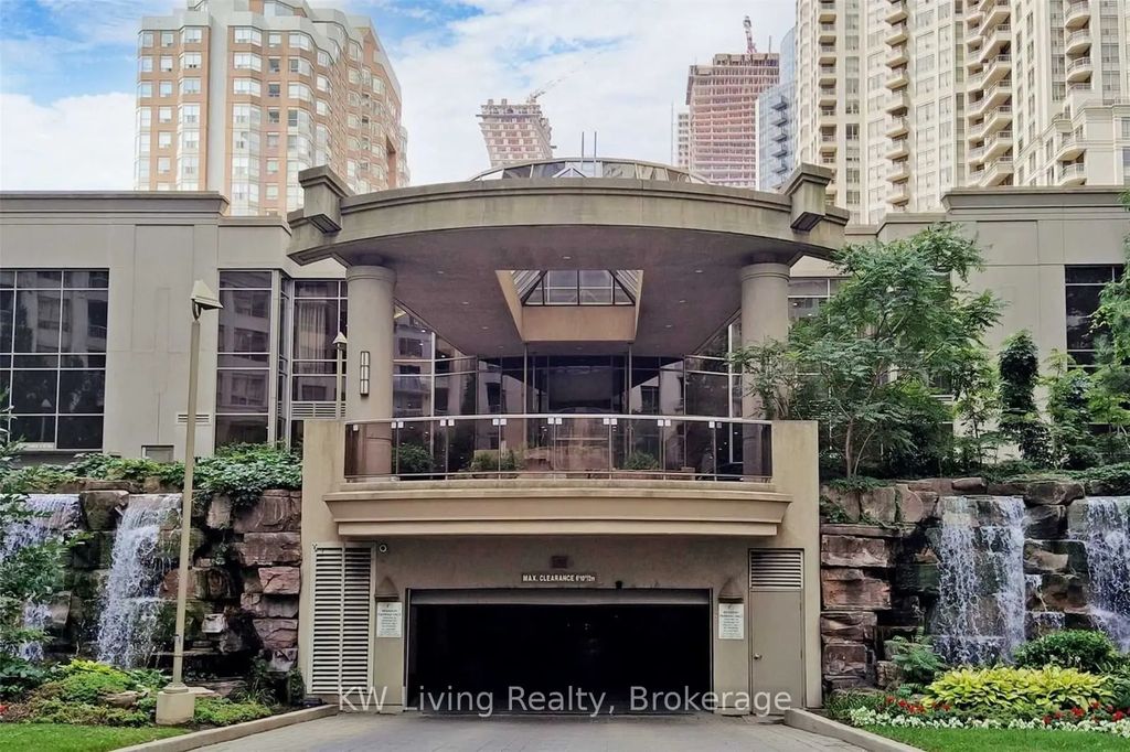 3880 Duke Of York Boulevard 1718, Mississauga