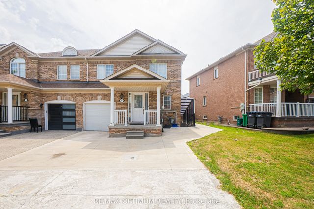 8 Topiary Lane, Brampton