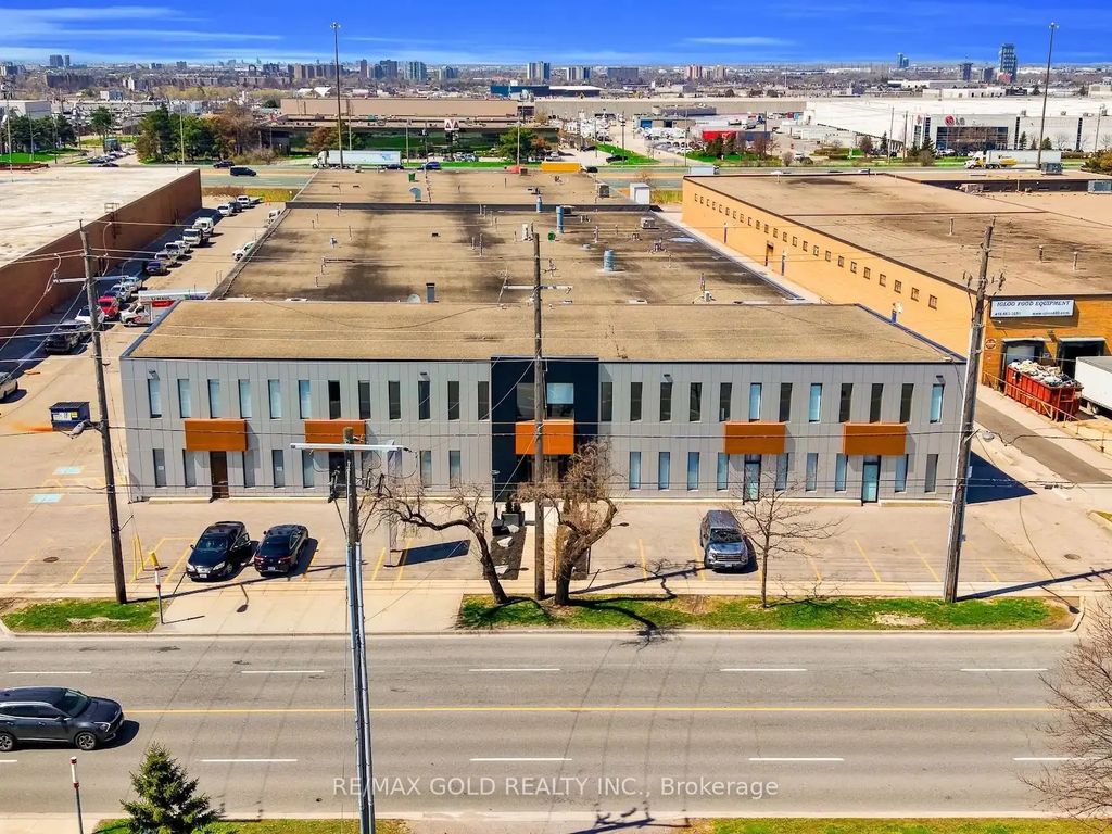 120 Norfinch Drive 8, Toronto W05