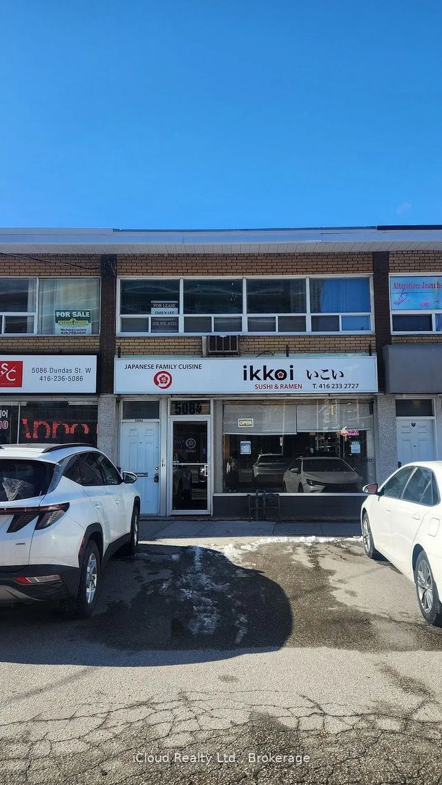 5084 Dundas Street W 2nd Floor, Toronto W08