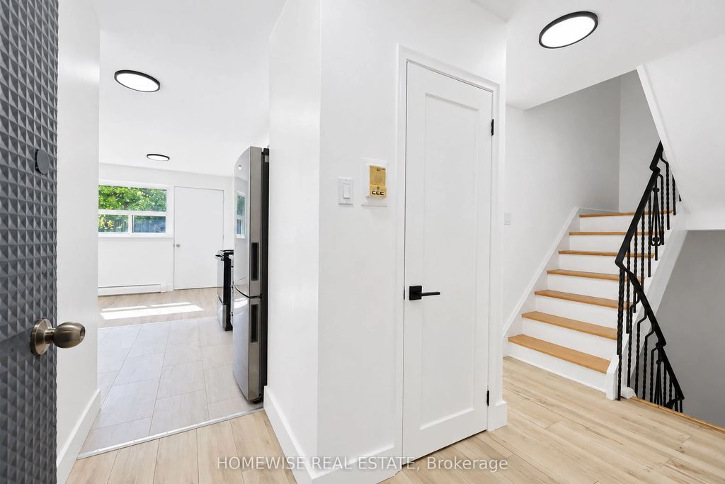 45 Swordbill Drive 4, Toronto W08