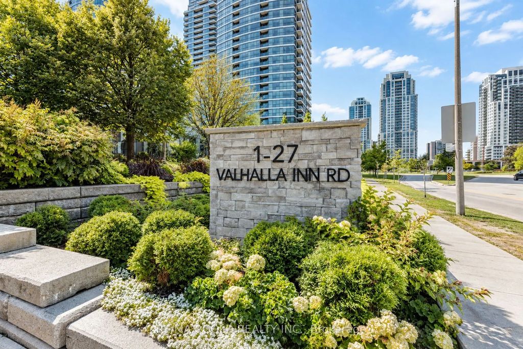 23 Valhalla Inn Road 45, Toronto W08