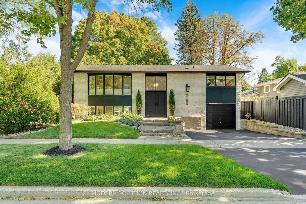2250 Dunedin Road, Oakville