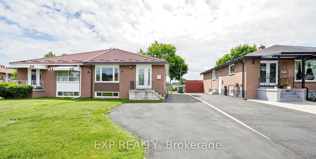 71 Addington Crescent Main, Brampton