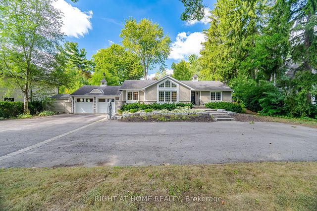 1037 Lakeshore Road W, Oakville