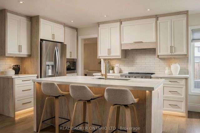551 Kastelic Place, Burlington