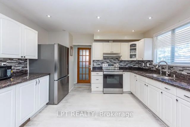 111 Dearbourne Boulevard, Brampton