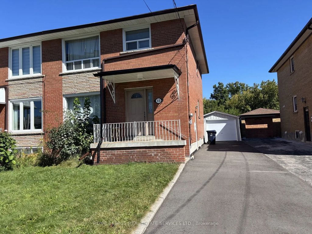 15 Sonnet Court Room, Toronto W04