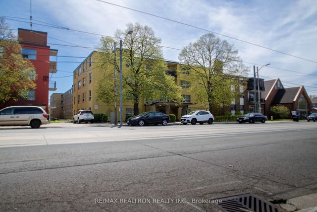 2369 Lake Shore Boulevard W 111, Toronto W06