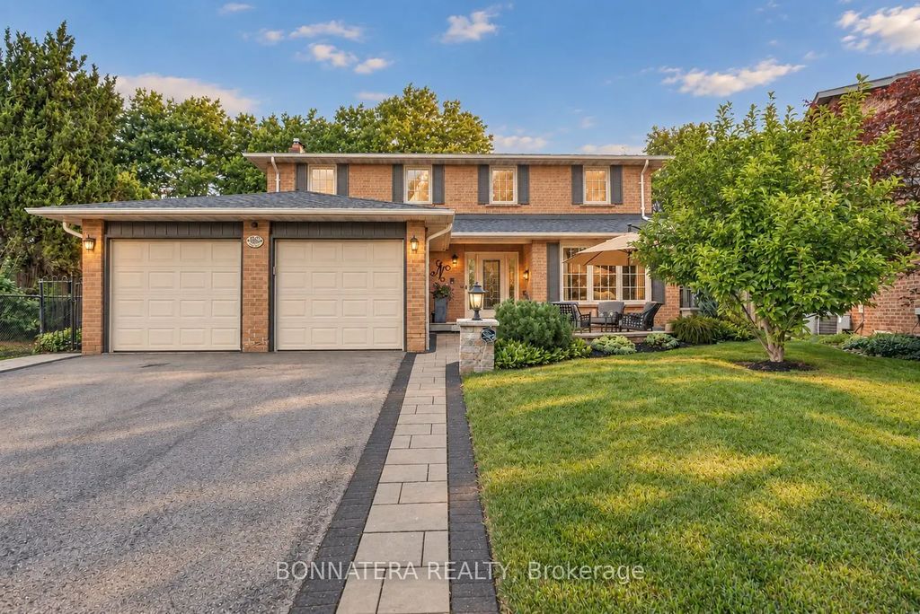 1409 Holly Court, Oakville