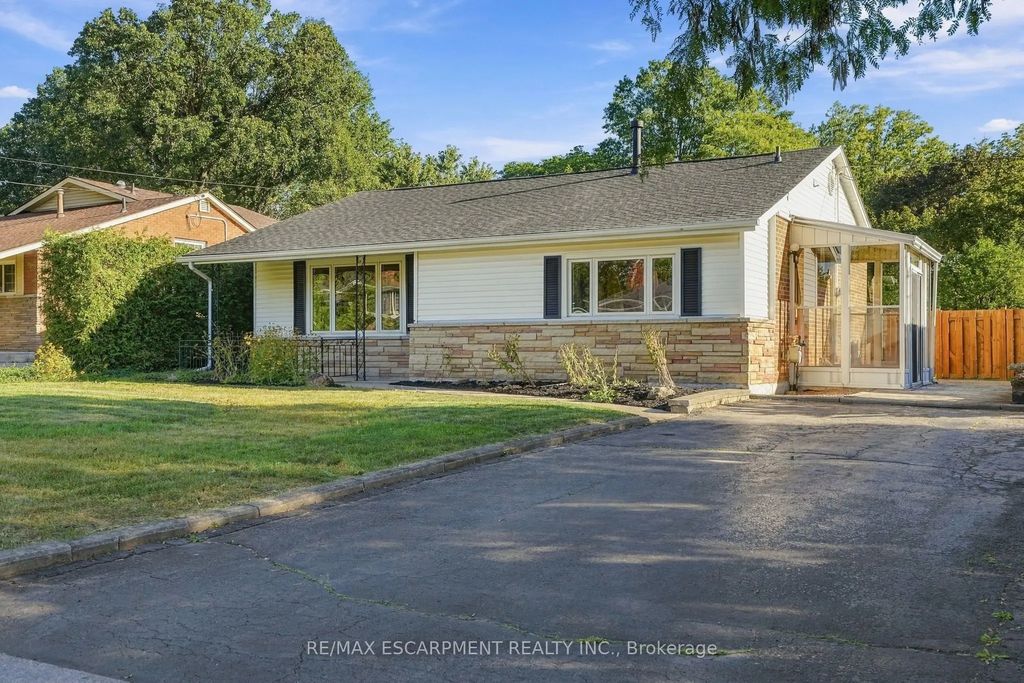 1267 Dunbar Road, Burlington