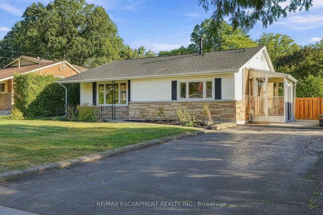 1267 Dunbar Road, Burlington