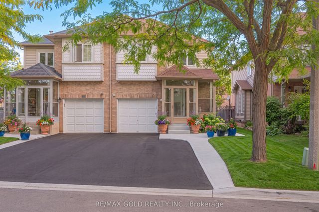 15 Amazon Court, Brampton