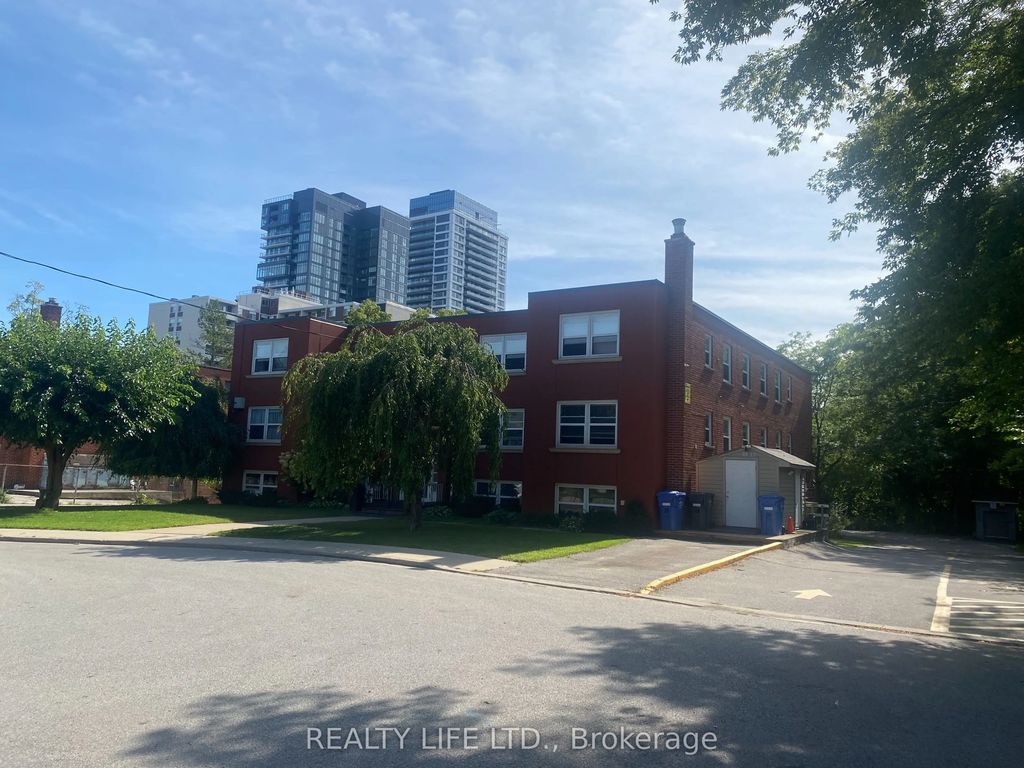 2124 Harris Crescent, Burlington