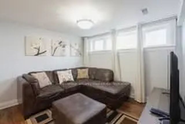 81 Erie Street Lower, Toronto W04