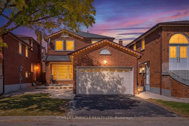 8 Loire Court, Toronto W10