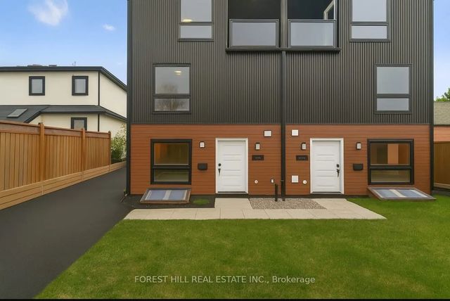 12 Smallwood Drive A, Toronto W05