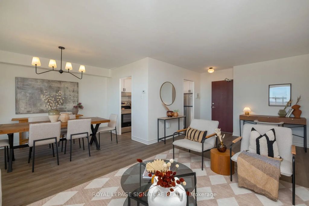 360 Ridelle Avenue 1607, Toronto W04