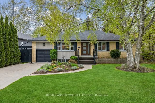 316 River Side Drive, Oakville