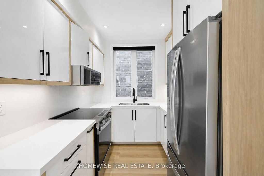 159 Locksley Avenue 4, Toronto W04
