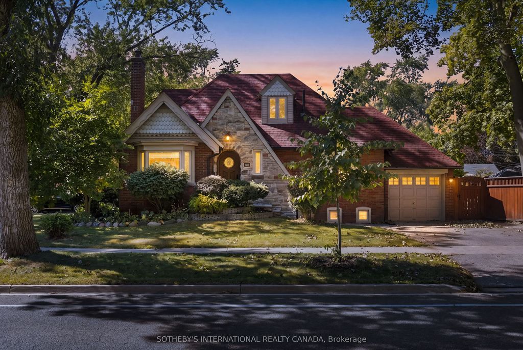 1048 Royal York Road, Toronto W08