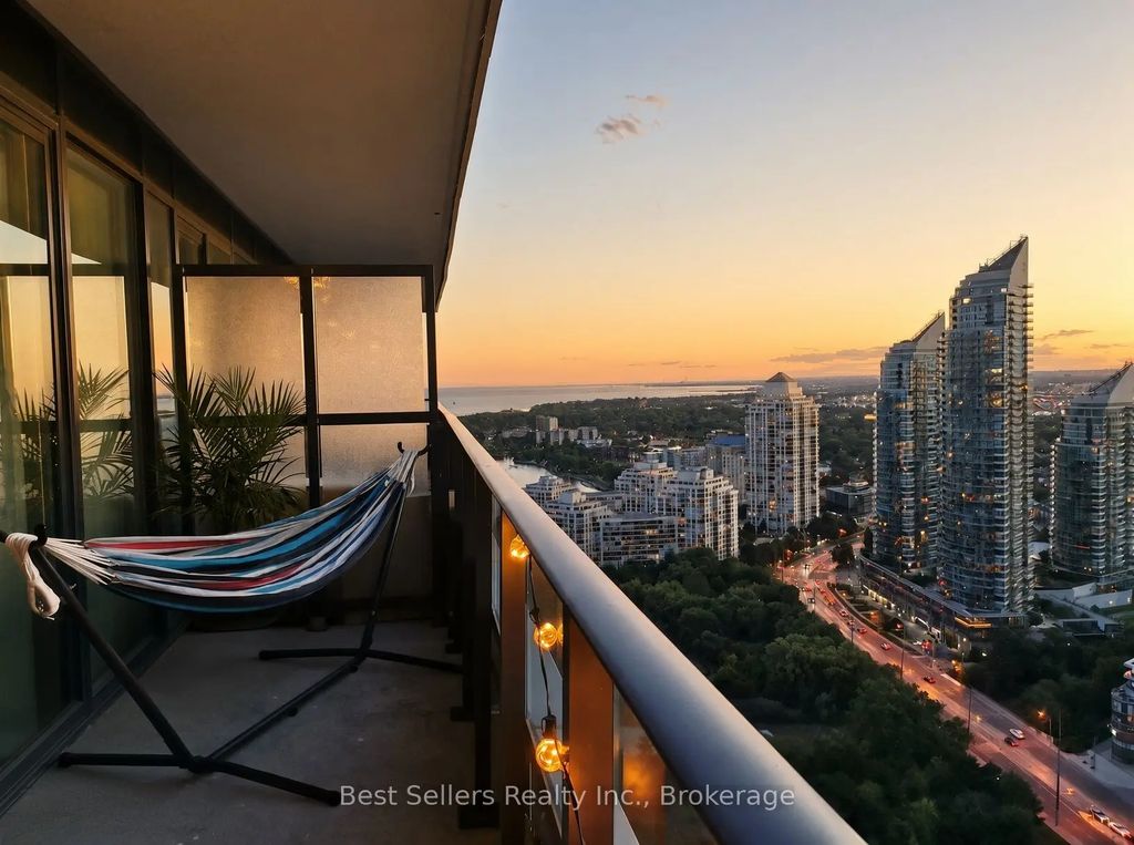 20 Shore Breeze Drive 3103, Toronto W06