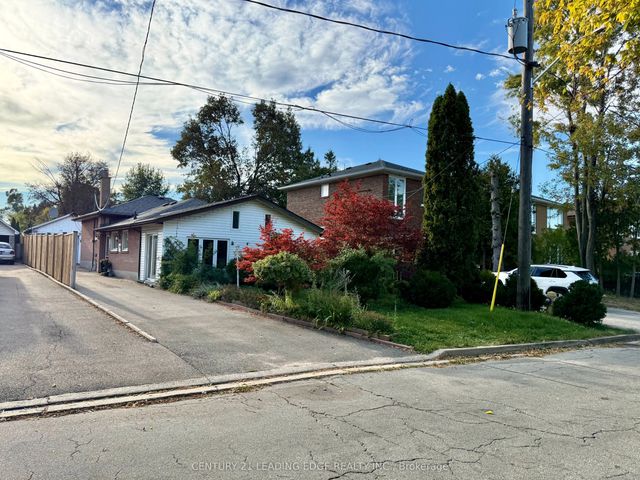 22 Highbury Road, Toronto W05
