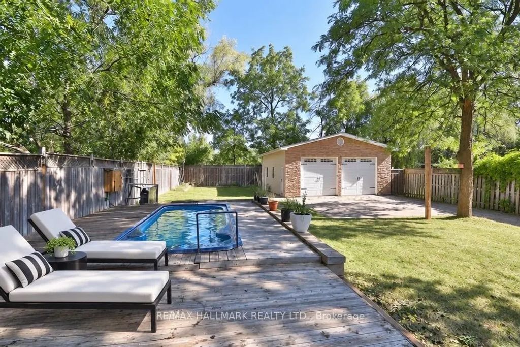 11 Brookside Drive, Mississauga