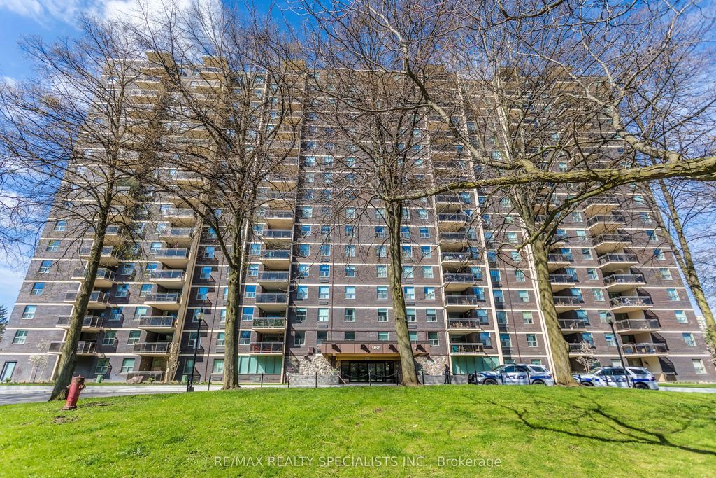 966 Inverhouse Drive 410, Mississauga