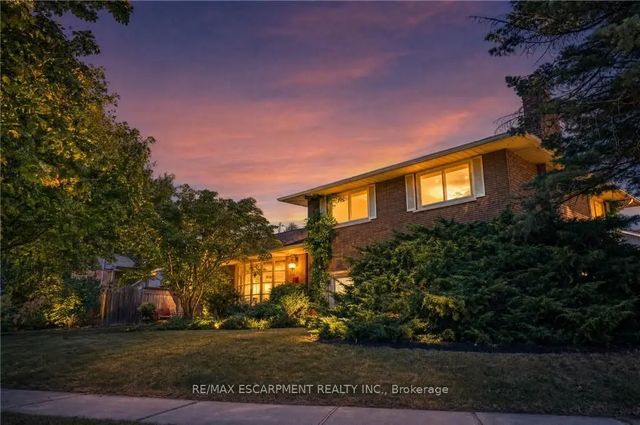 517 Rosedale Crescent, Burlington