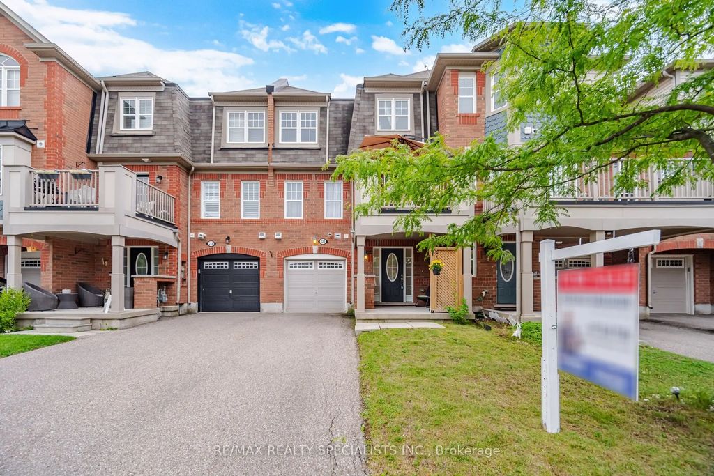 220 Mortimer Crescent, Milton
