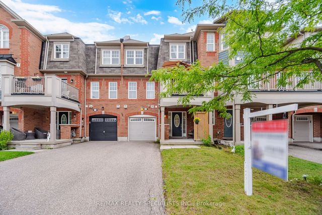 220 Mortimer Crescent, Milton