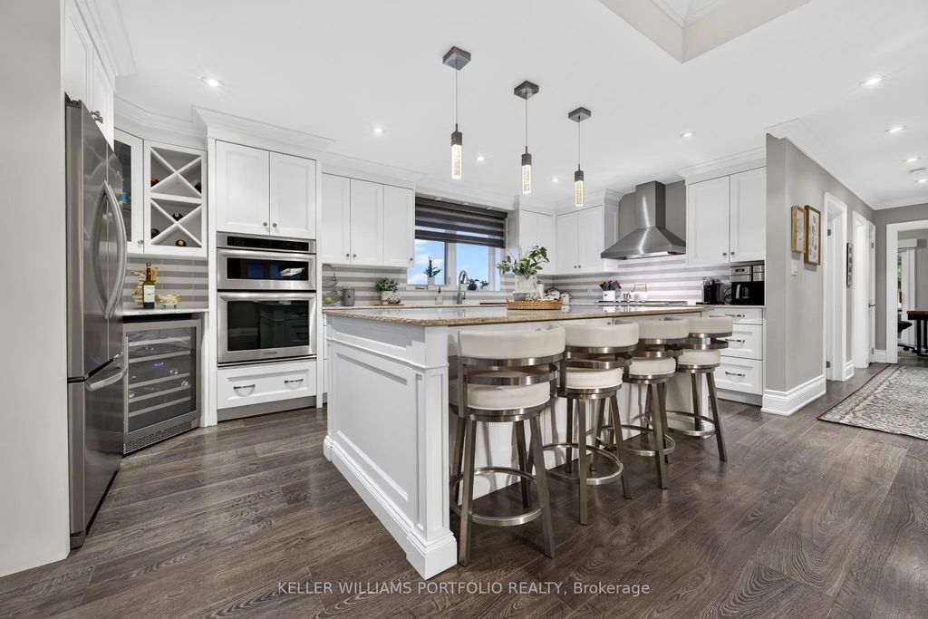 5 Northampton Drive, Toronto W08