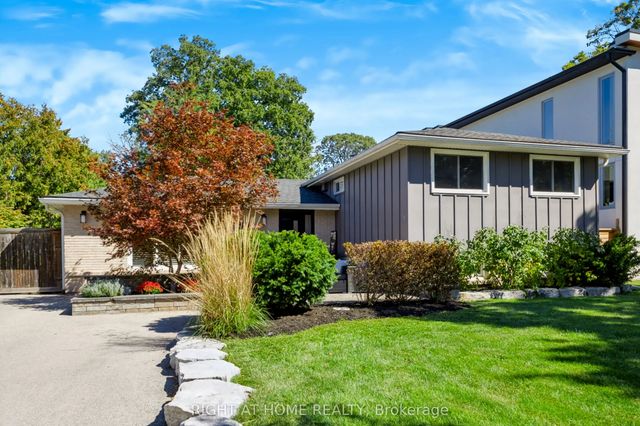 493 Forestwood Crescent, Burlington