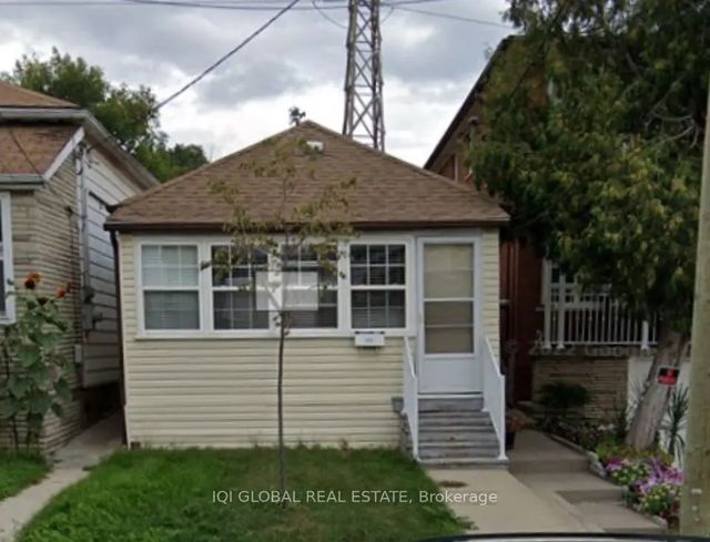 223 Prescott Avenue, Toronto W03