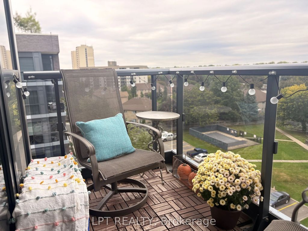 10 Gibbs Road 709, Toronto W08