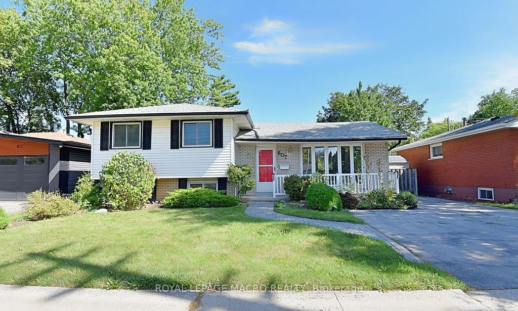 607 Walkers Line, Burlington