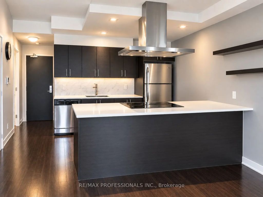 165 Legion Road N 2033, Toronto W06