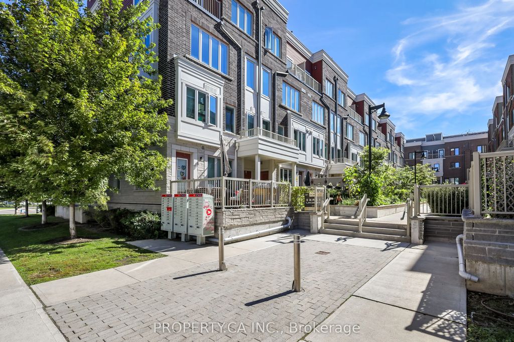 100 Long Branch Avenue 13, Toronto W06