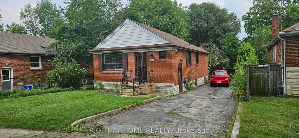 130 Prince Charles Drive Main, Oakville