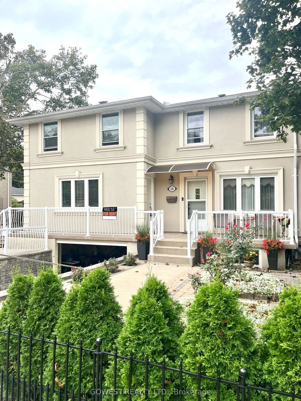 18 Varsity Road 2, Toronto W02