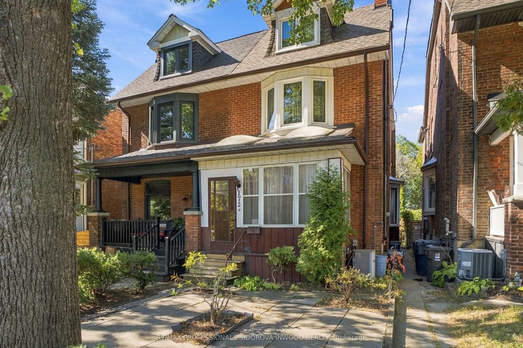 172 Quebec Avenue, Toronto W02